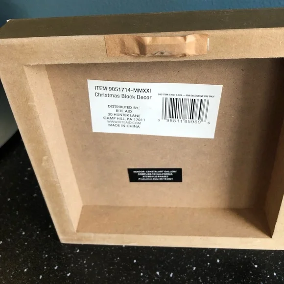 Happy holidays Christmas block decor NWT - Picture 5 of 5